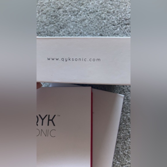 Zoe Bliss Advance. Skincare Device - Picture 10 of 13